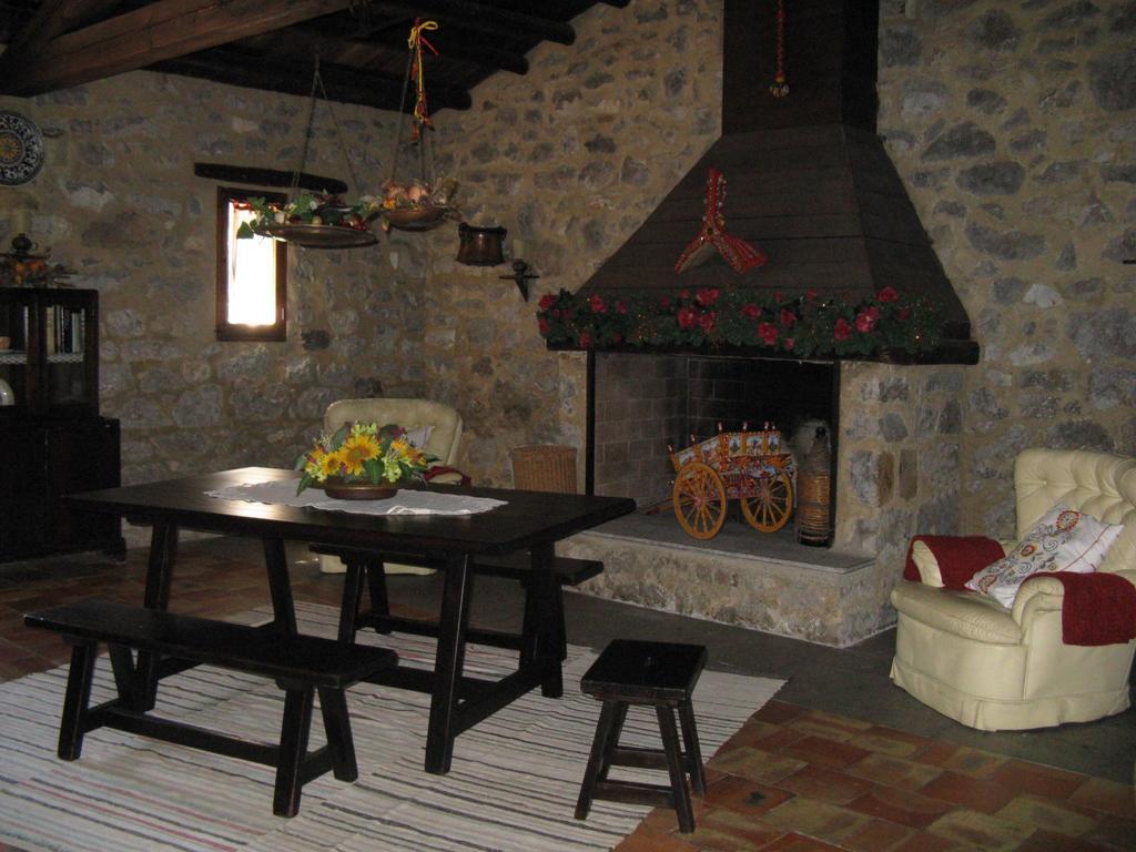 Crapa Licca Villa Ventimiglia di Sicilia Exterior photo